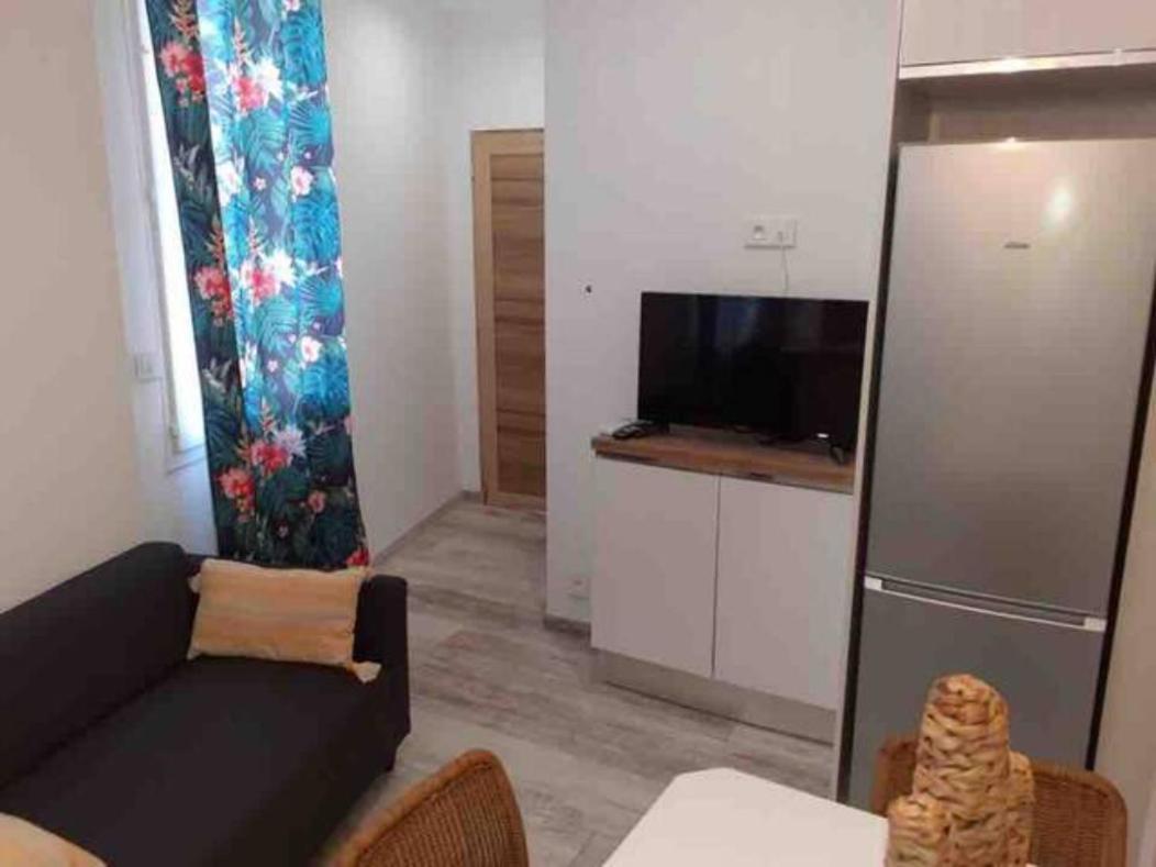 Le Studio D'Auguste- Coeur De Nimes-Chaleureux-Emplacement Ideal Екстериор снимка